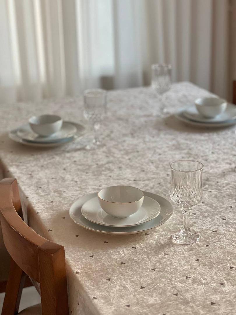 رومیزی مخمل شانل ضد لک طرح مینیمال کرم کد 506 3 رومیزی مخمل شانل ضد لک طرح مینیمال کرم کد 506 - Image 3
