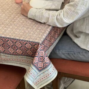 رومیزی مخمل شانل ضد لک طرح ترنج سنتی  کد510