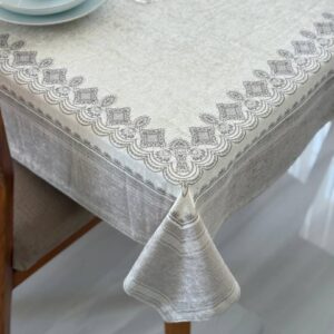 رومیزی مخمل شانل ضد لک طرح کلاسیک حاشیه دار کد 524
