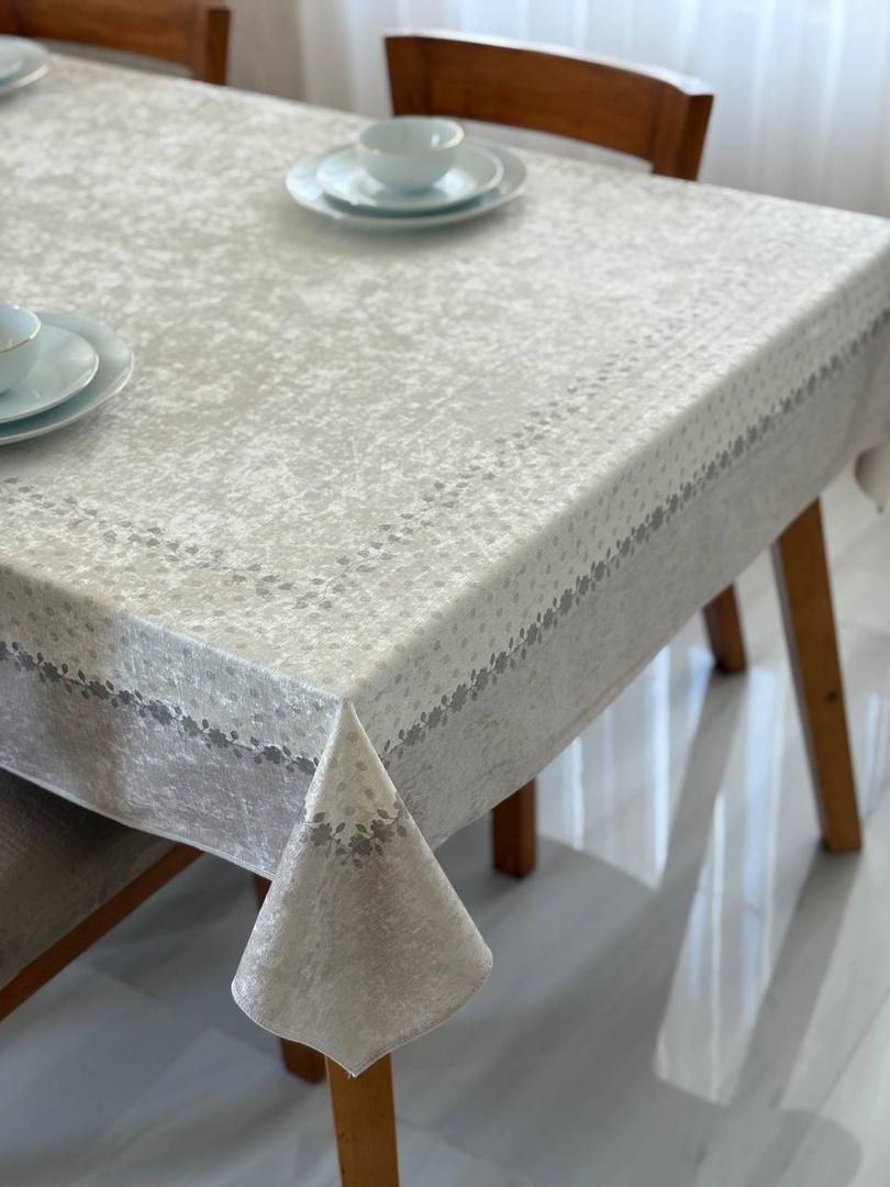 رومیزی مخمل شانل ضد لک طرح ظریف کد 545 9 رومیزی مخمل شانل ضد لک طرح ظریف کد 545