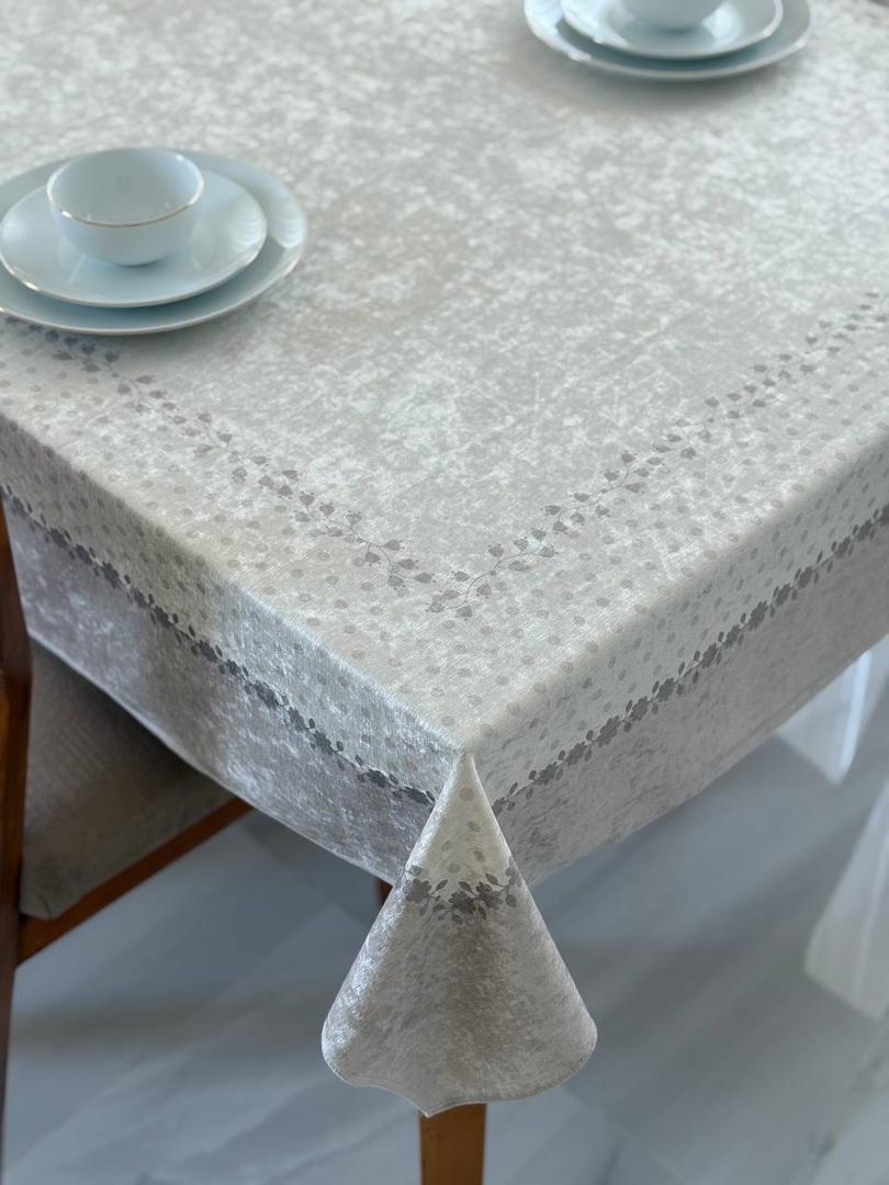 رومیزی مخمل شانل ضد لک طرح ظریف کد 545 10 رومیزی مخمل شانل ضد لک طرح ظریف کد 545 - Image 2