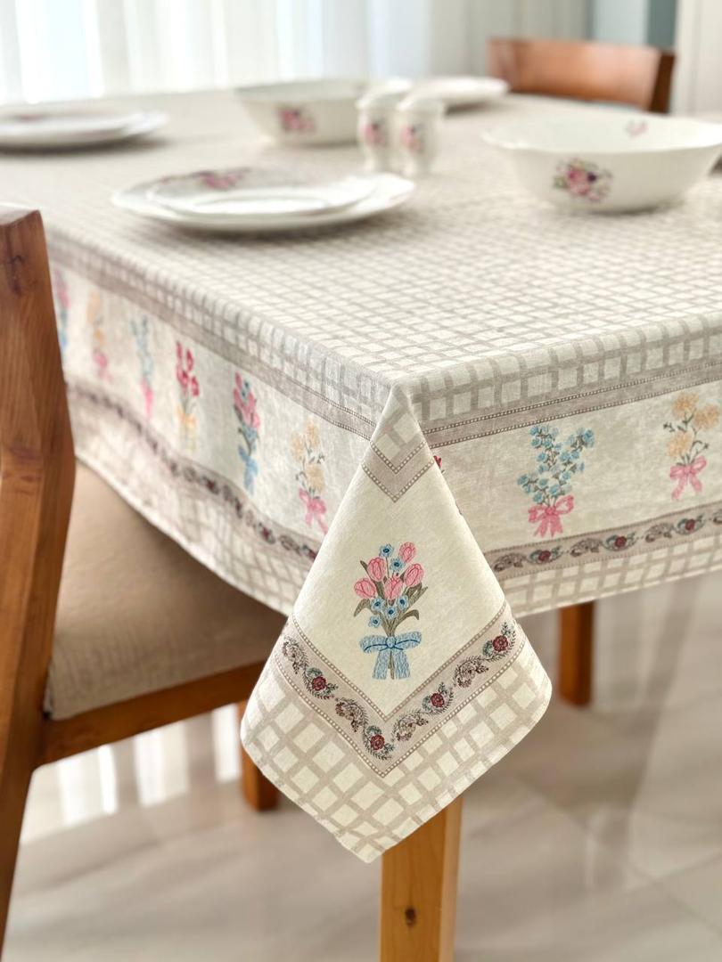رومیزی مخمل شانل طرح چهارخانه گلدار کد 546 1 رومیزی مخمل شانل طرح چهارخانه گلدار کد 546