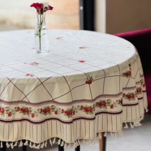 رومیزی گرد مخمل شانل ضد لک طرح توت فرنگی کد 592 فروشگاه اینترنتی ایل آنا