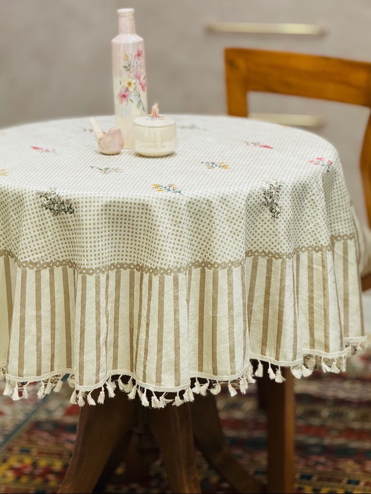 رومیزی گرد مخمل شانل ضد لک کد 589 9 رومیزی گرد مخمل شانل ضد لک کد 589