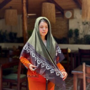 روسری نخ ابریشم طرح سن آی کد 628 فروشگاه اینترنتی ایل آنا