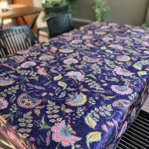 رومیزی مخمل شانل ضد لک طرح رویا سورمه ای کد 642